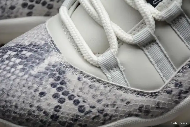 Kick Theory Light Low Bone Air 11 Jordan SE CD6846-002 Snake 0619